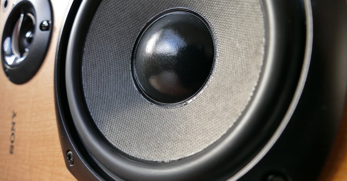 Dom, który gra sam: automatyzacja audio w wielu strefach krok po kroku