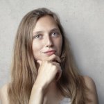 Obudź detektywa w głowie: proste rytuały, które wzmacniają myślenie analityczne
